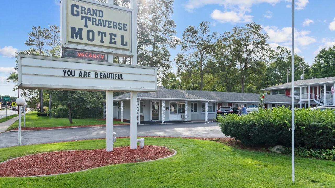 Grand Traverse Motel Траверс-Сити Экстерьер фото